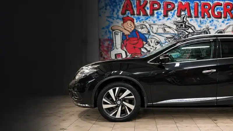 Чёрный Nissan Murano в автосервисе АКППМИР GROUP